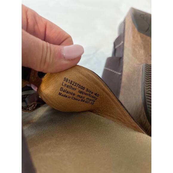 Dansko Serena Brown Leather Glower Stud Sandal Slip On women’s size 40 US 9.5-10 - Picture 6 of 7